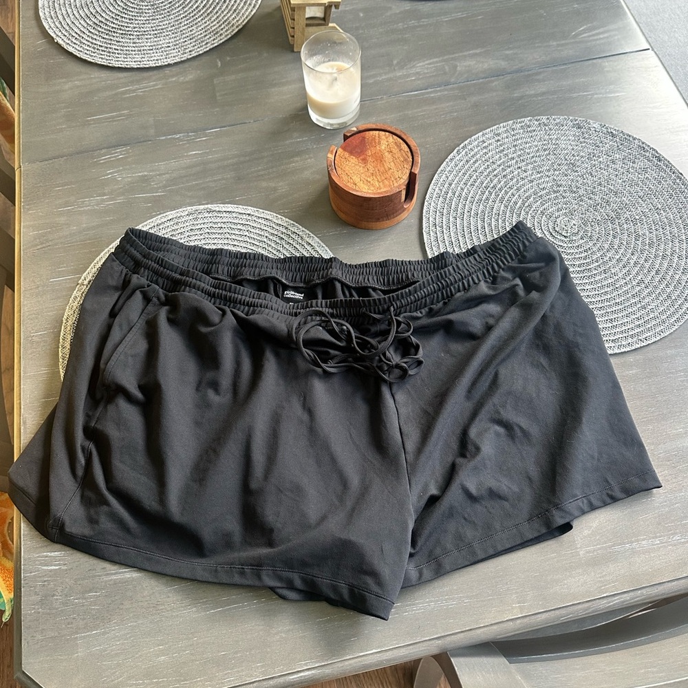 Girlfriend Collective Black Athletic Shorts Lightweight Stretch